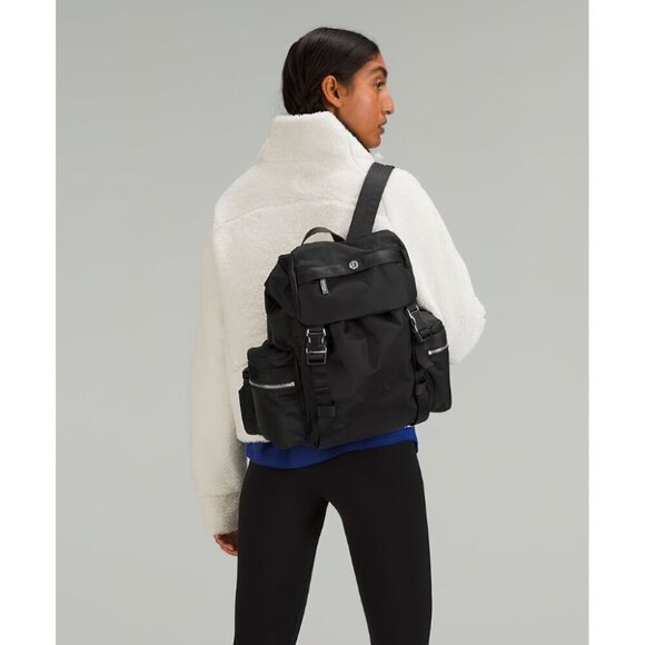 lululemon wunderlust Backpack black with silver hardware - Picture 16 of 16